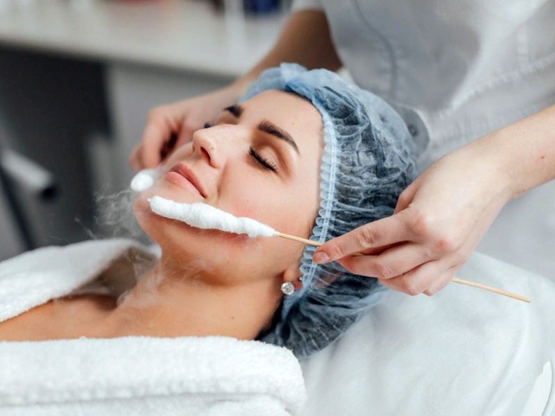 Повернути шкірі красу допоможе холод: 3 популярні процедури з догляду за обличчям та тілом